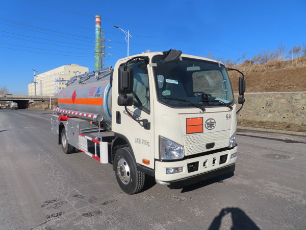 陆平机器牌LPC5090GJYC6加油车