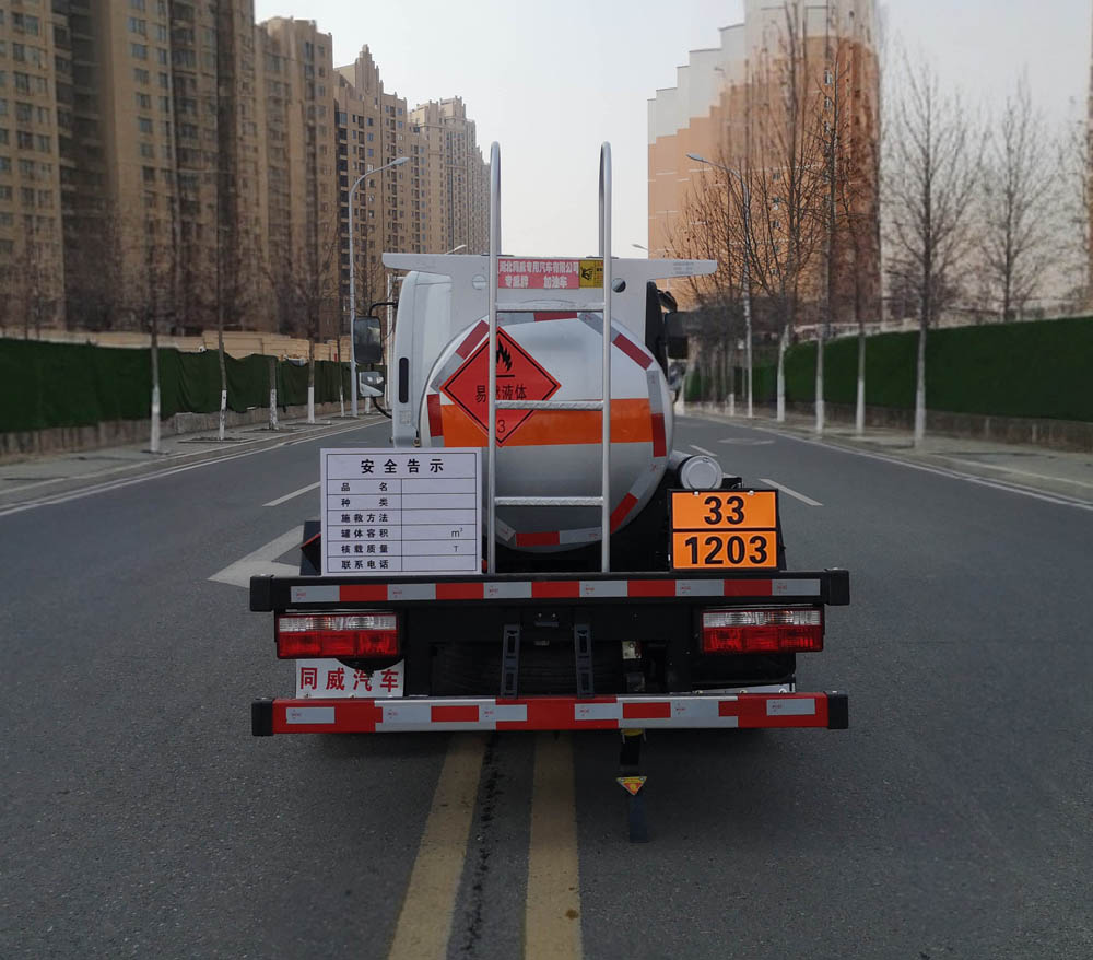 專(zhuān)威牌HTW5045GJYEC6加油車(chē)公告圖片