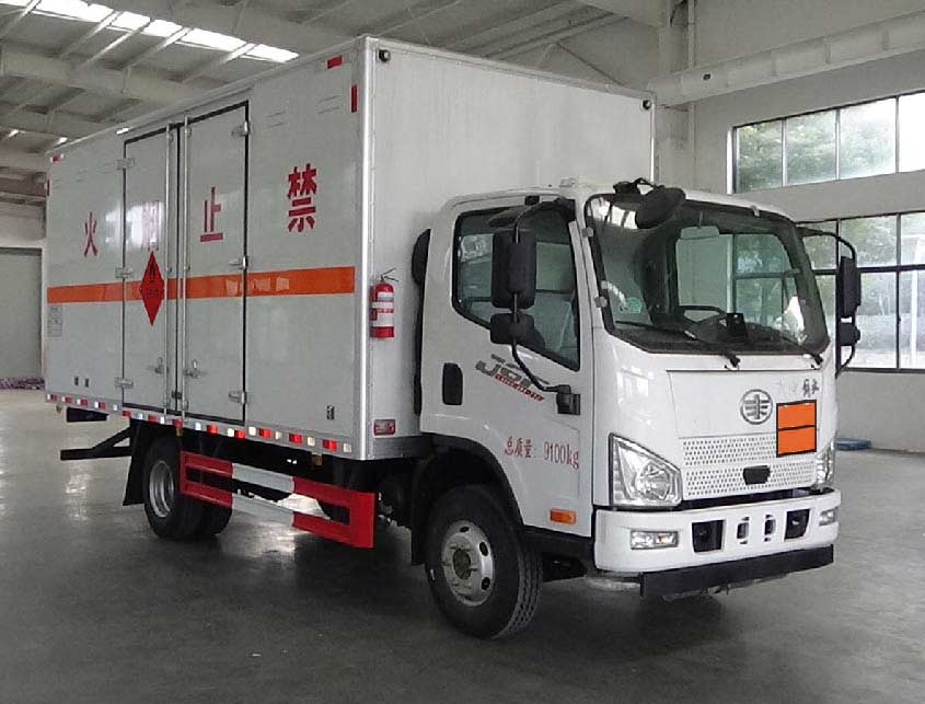 程力牌CL5091XRQ6BXW易燃气体厢式运输车