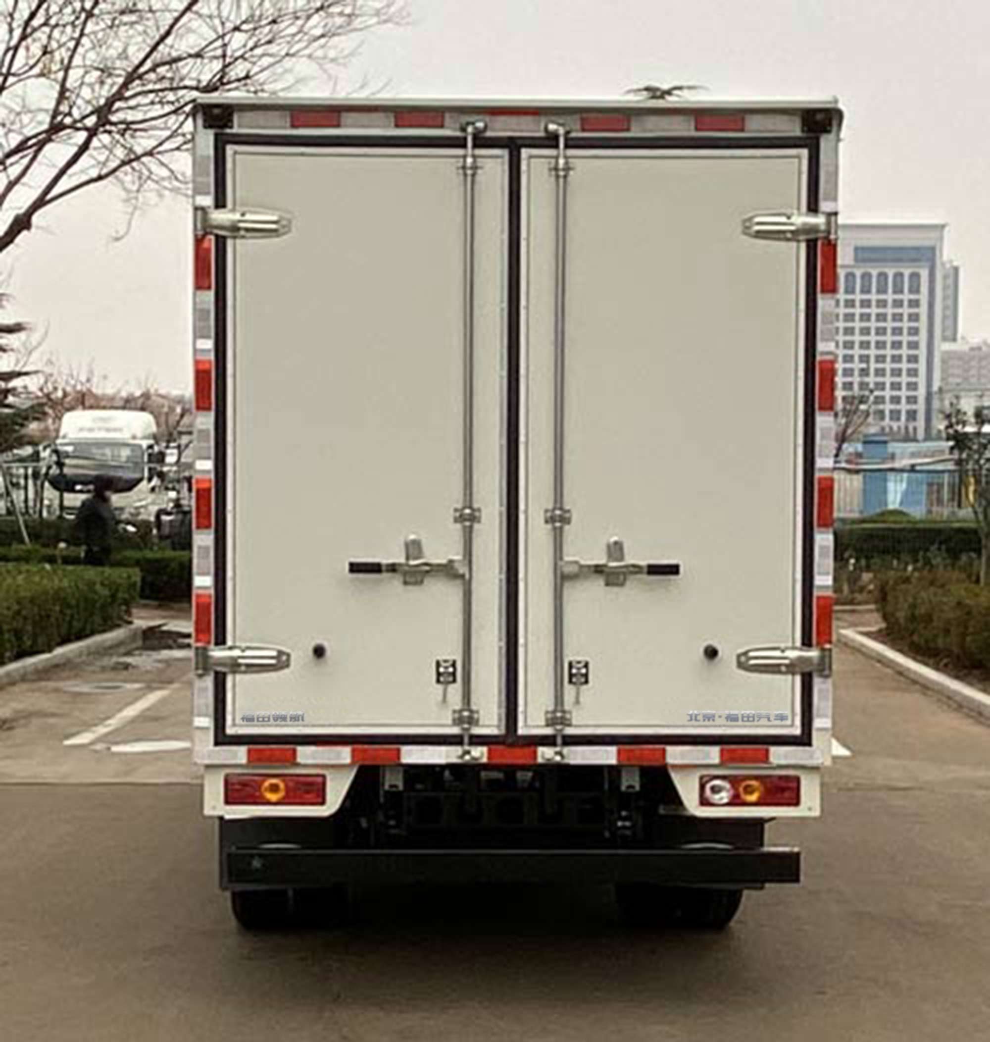 福田牌BJ5035XXY5PV7-22廂式運(yùn)輸車公告圖片