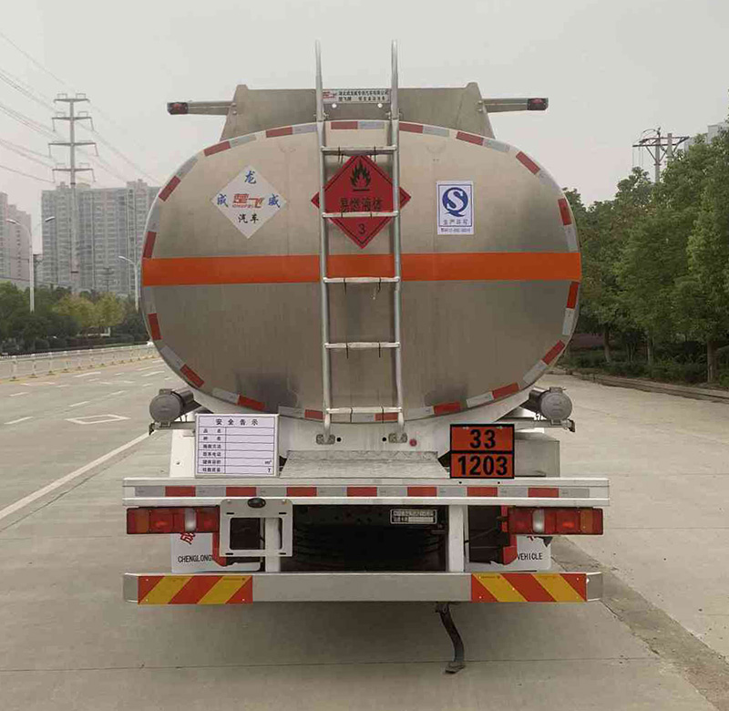 楚飞牌CLQ5265GYY6ZZA铝合金运油车公告图片