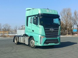 平头柴油半挂牵引车