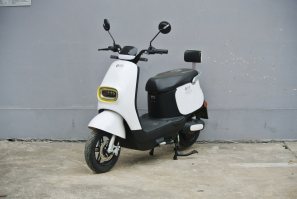 电动两轮摩托车