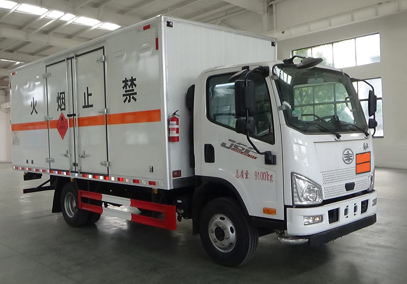 程力牌CL5091XRY6BXW易燃液体厢式运输车
