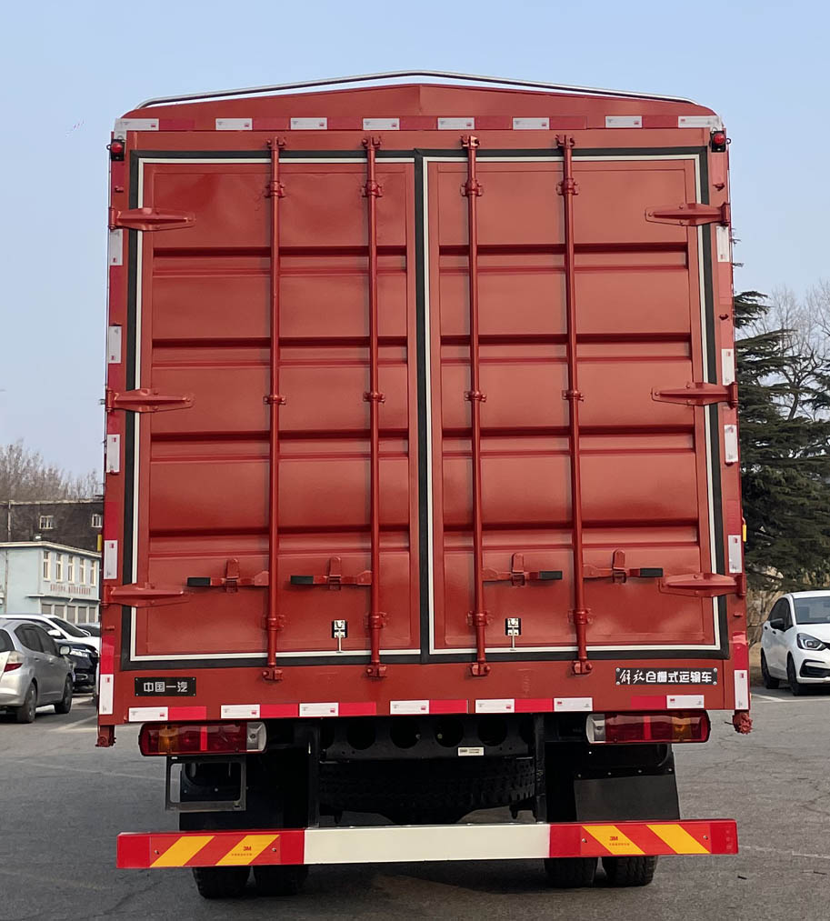 解放牌CA5180CCYP28K62L2E6A80仓栅式运输车公告图片