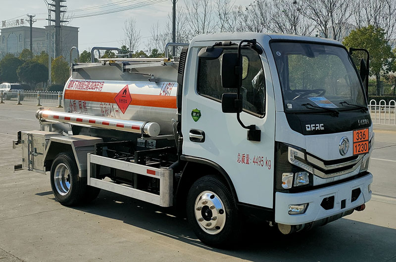楚飞牌CLQ5041GRY6E易燃液体罐式运输车公告图片