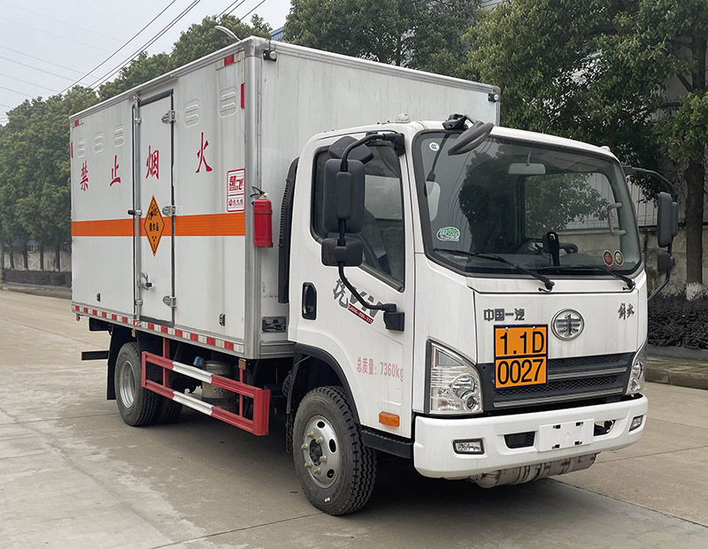楚飞牌CLQ5070XQY6CA爆破器材运输车