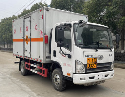爆破器材运输车