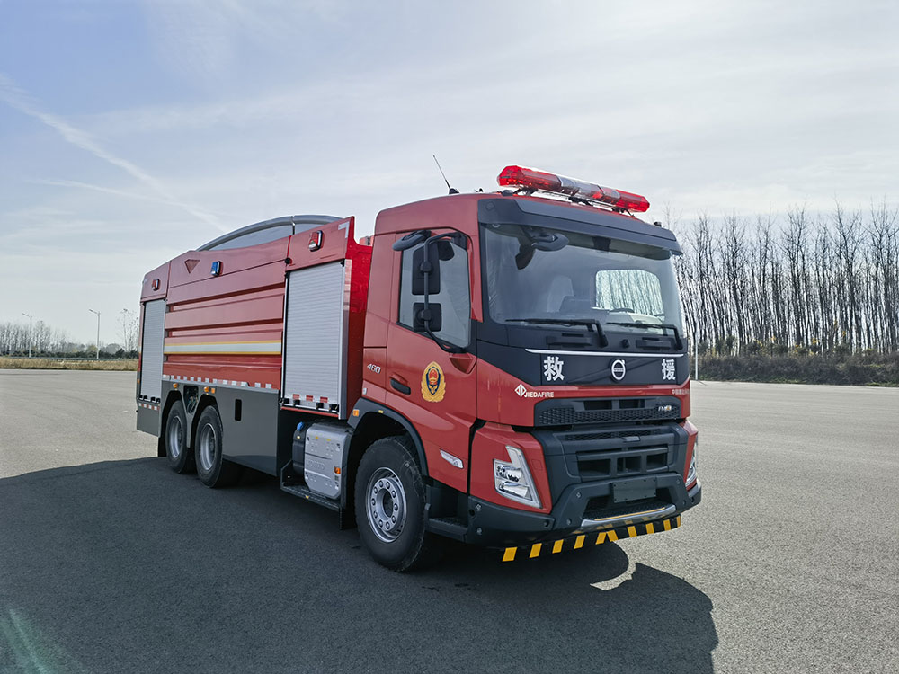 捷达消防牌SJD5300GXFPM120/WEA泡沫消防车