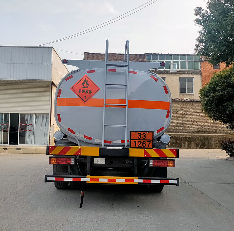 榮駿達(dá)牌HHX5182GRYSX6易燃液體罐式運(yùn)輸車公告圖片