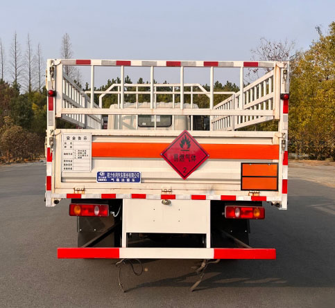 程力威牌CLW5122TQPCDP气瓶运输车公告图片