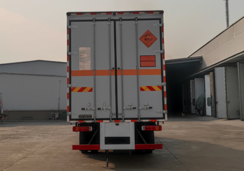 專力牌ZLC5187XQYZ6爆破器材運(yùn)輸車公告圖片