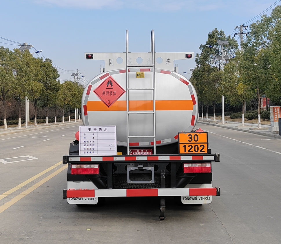 專威牌HTW5091GJYCAC6加油車公告圖片