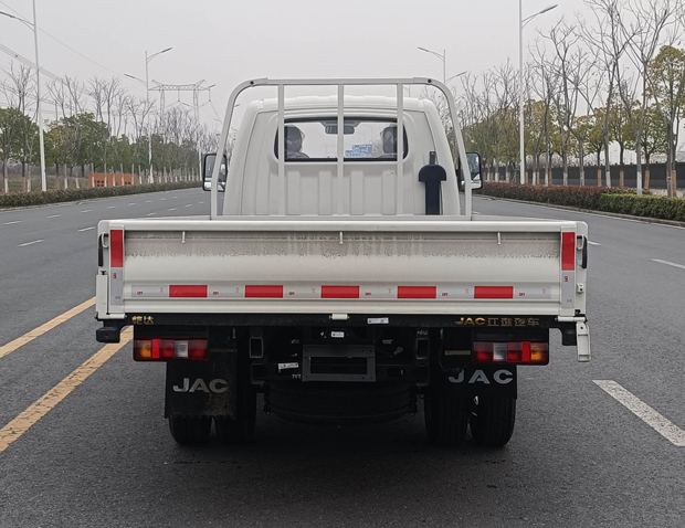 HFC1036PV3E8C1S-1 江淮牌122马力单桥汽油4.1米国六载货汽车图片