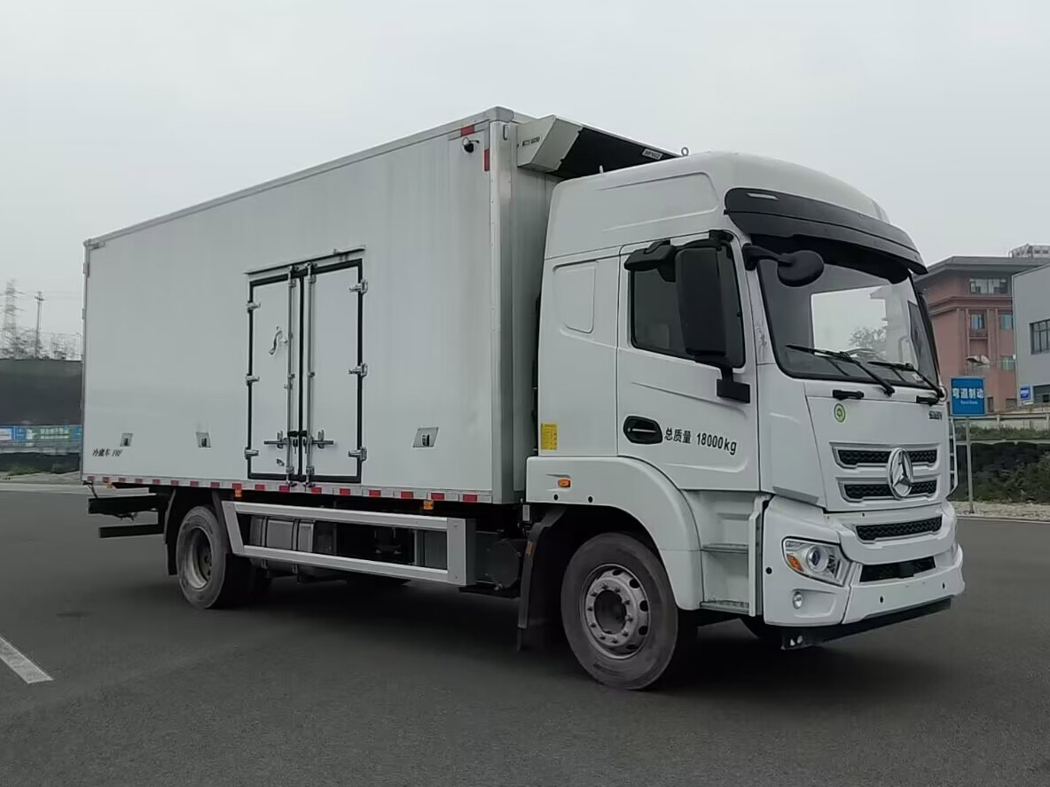 SYM5180XLC1PHEV型插电式混合动力冷藏车图片