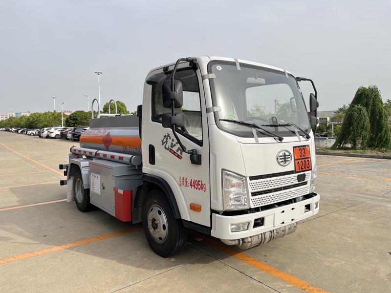 楚胜牌CSC5040GYYCA6运油车