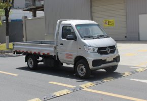 轻型载货汽车