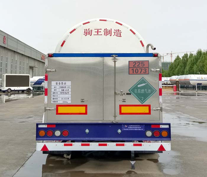 低温液体运输半挂车图片