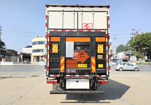 專力牌ZLC5170XQYE6爆破器材運(yùn)輸車公告圖片