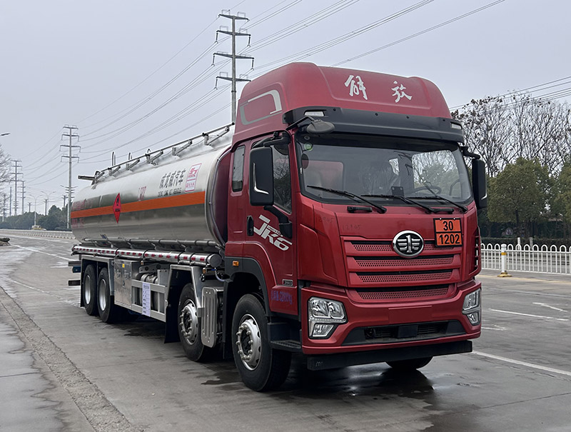 CLQ5327GYY6CA型铝合金运油车图片