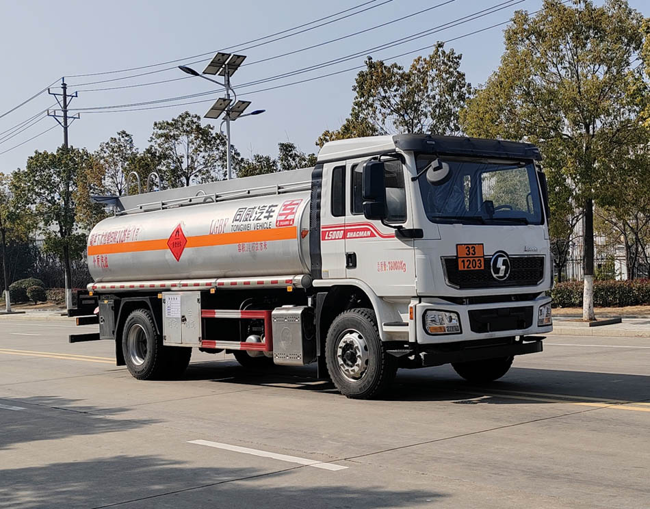 专威牌HTW5189GYYSQ6运油车