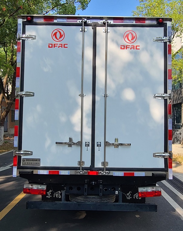 東風牌EQ5041XLCACPHEV插電式混合動力冷藏車公告圖片