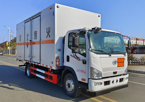 汇力威牌VVV5120XRQCA6易燃气体厢式运输车
