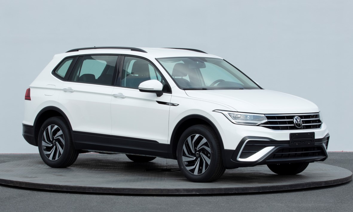大众汽车牌4.7米5座多用途乘用车(SVW64712LV)