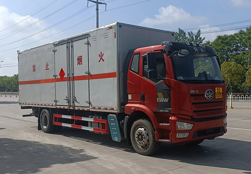 楚飞牌CLQ5181XRQ6CA易燃气体厢式运输车