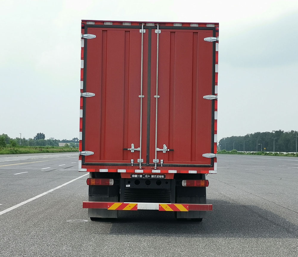 解放牌CA5181XXYP62K1L4A2E6廂式運輸車公告圖片