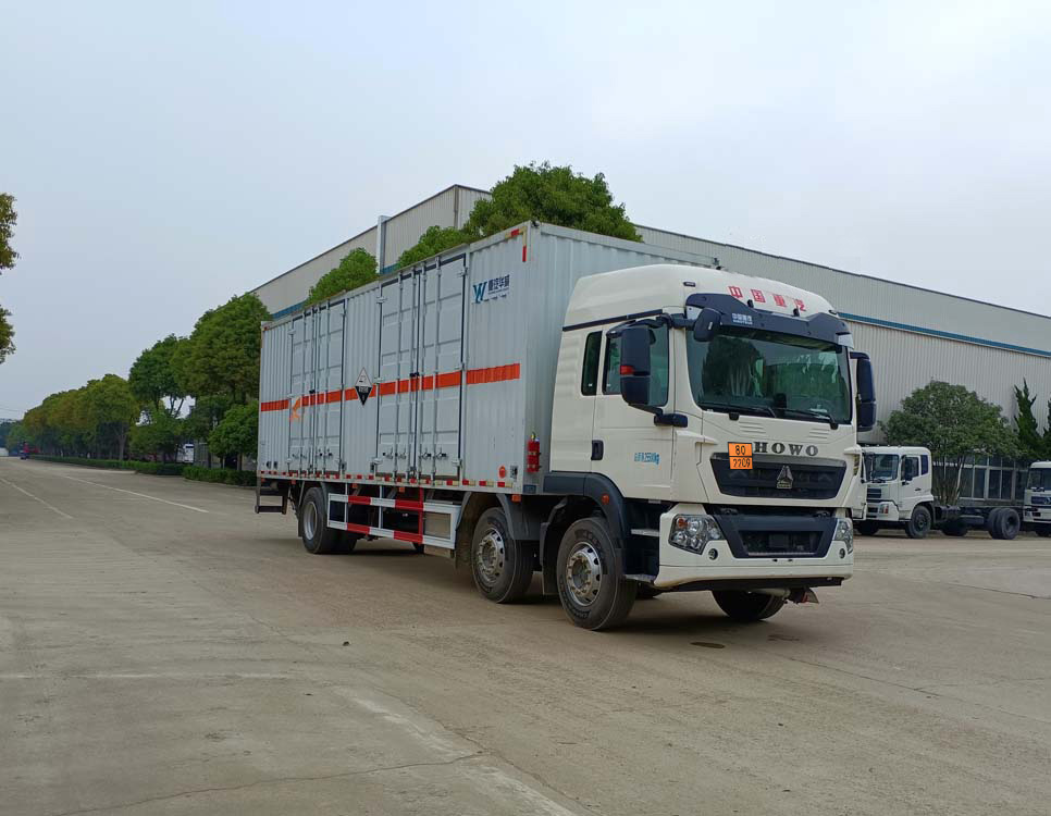 华威驰乐牌SGZ5260XFWZZ6T5腐蚀性物品厢式运输车公告图片