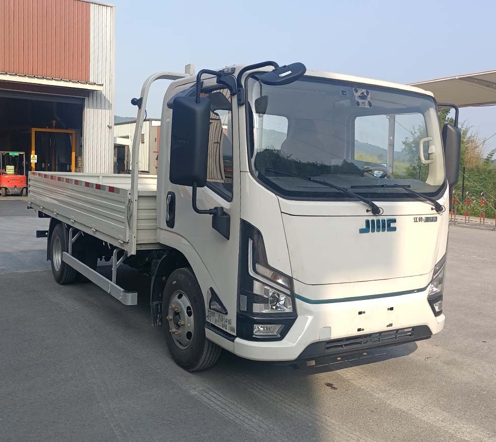 JX1044TGC2BEV 江铃牌227马力单桥纯电动4.2米纯电动载货汽车图片