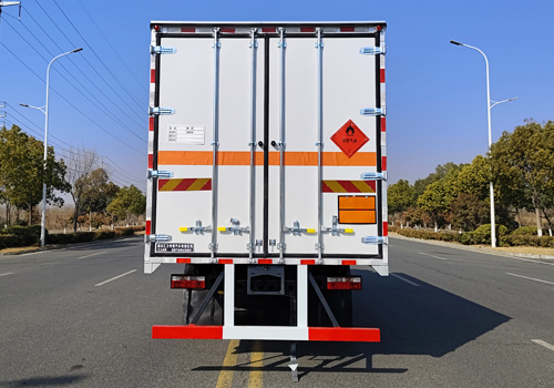 匯力威牌VVV5180XRQEQ6易燃?xì)怏w廂式運輸車公告圖片