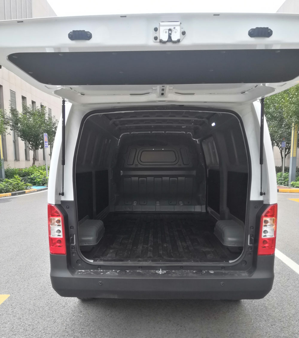 熊貓牌GK5030XXYBEV03純電動(dòng)廂式運(yùn)輸車公告圖片