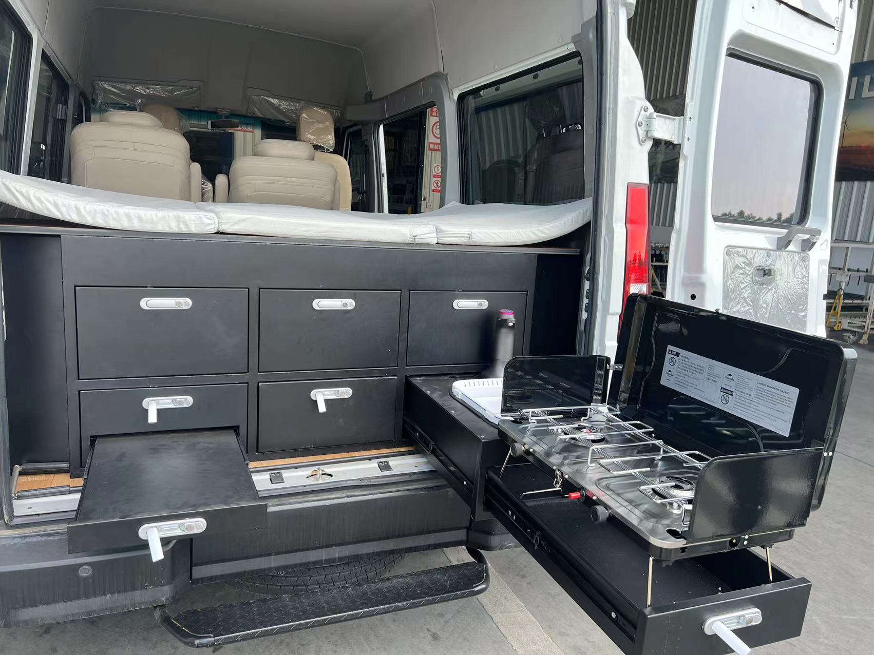 依維柯牌NJ5046TSYCAS宿營車公告圖片