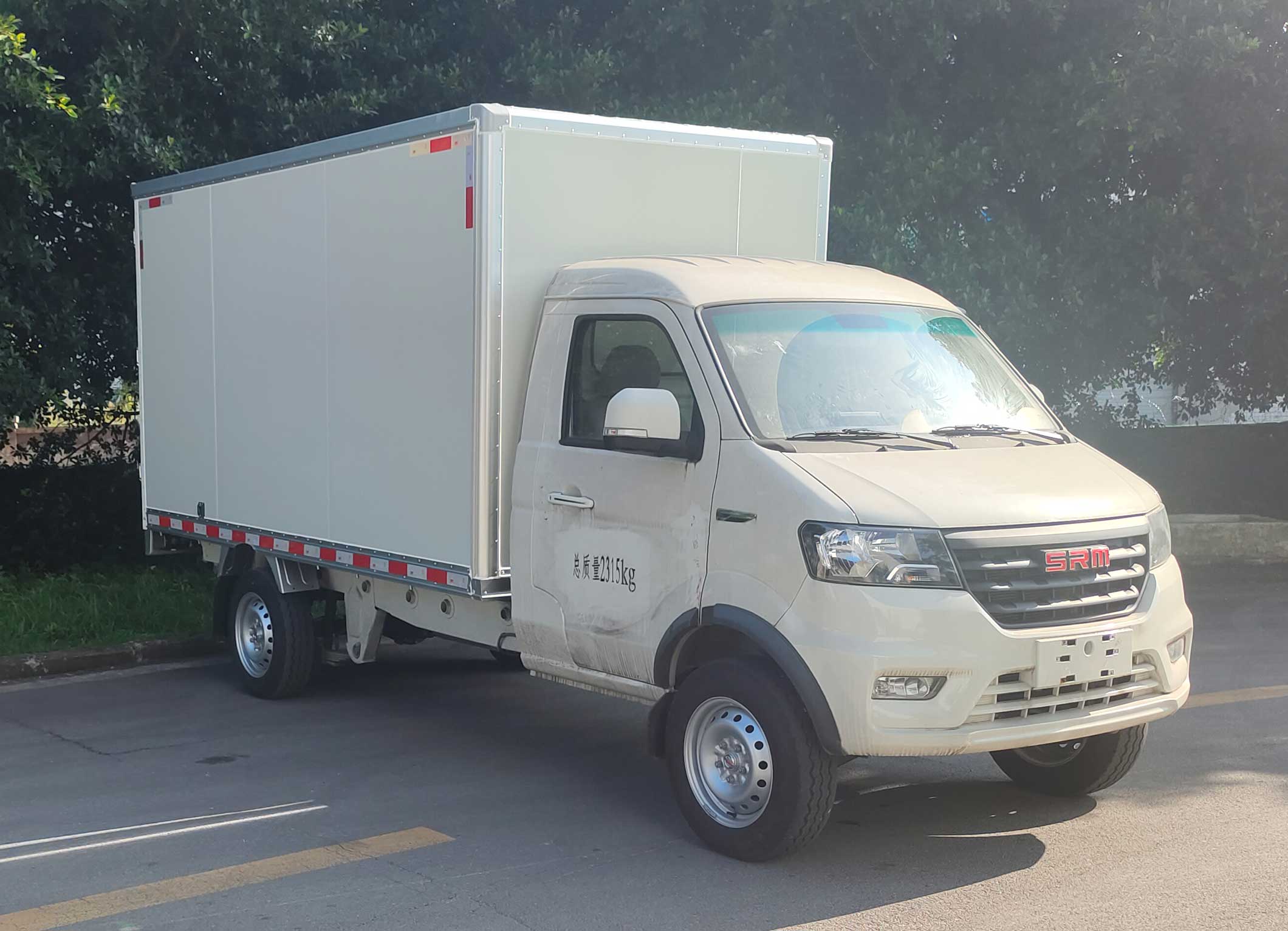 鑫源牌JKC5022XXYD6X3厢式运输车