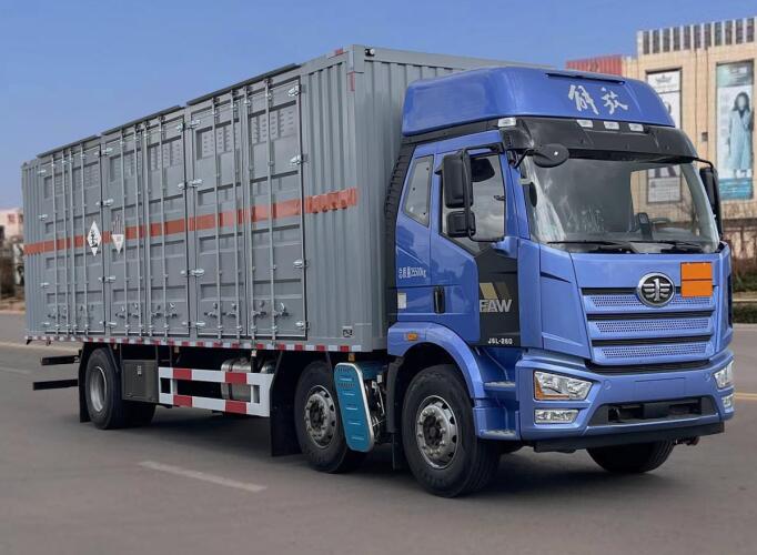 龙帝牌CSL5260XZWE6杂项危险物品厢式运输车