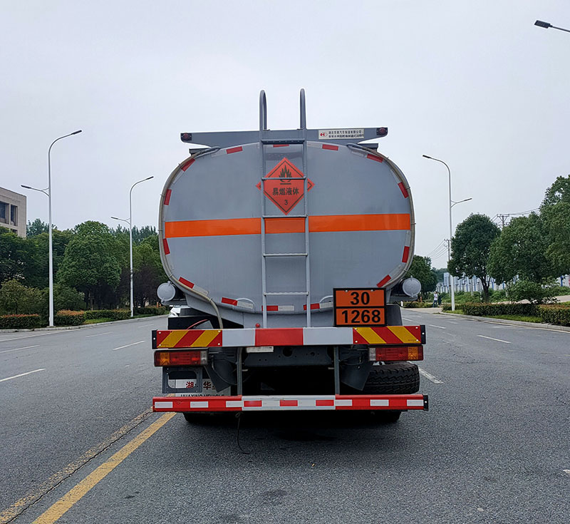 榮駿達(dá)牌HHX5324GRYSX6易燃液體罐式運(yùn)輸車公告圖片