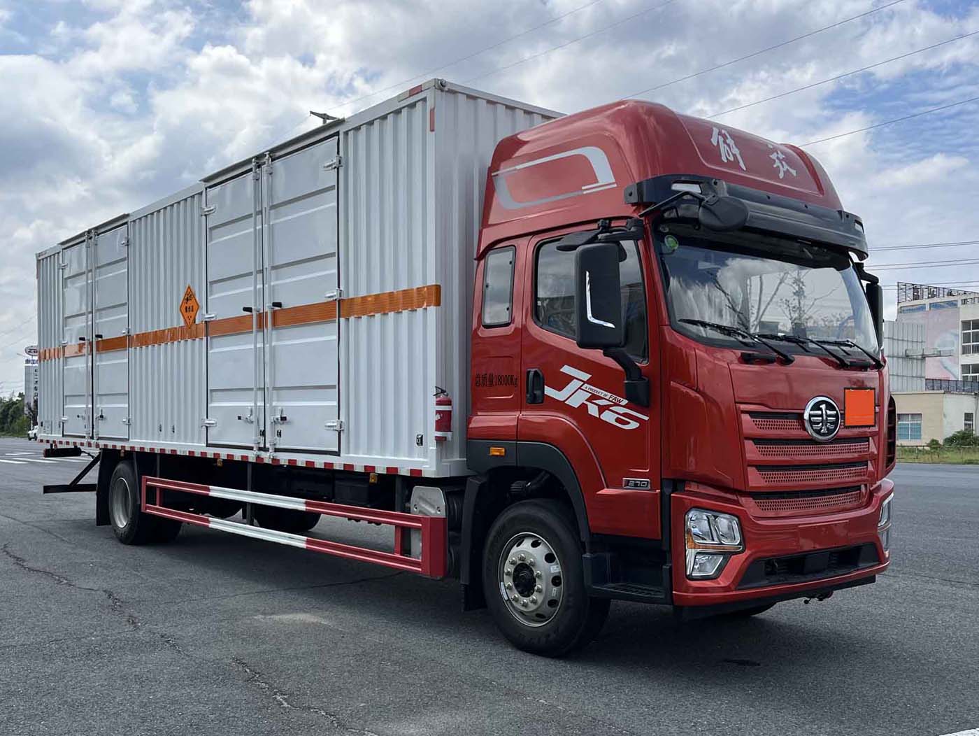 解放牌CA5180XQYP28K8L8E6A91爆破器材运输车
