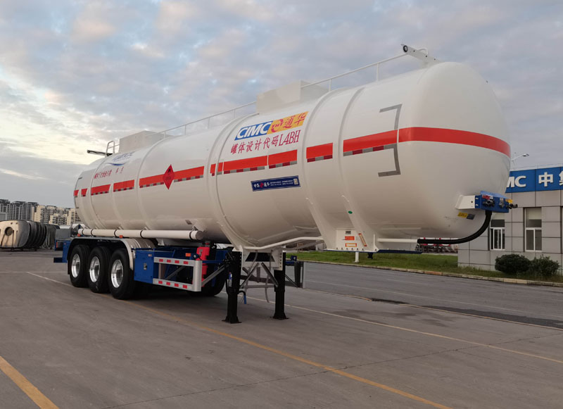 通华牌12米33.4吨3轴易燃液体罐式运输半挂车(THT9404GRYDY43A)