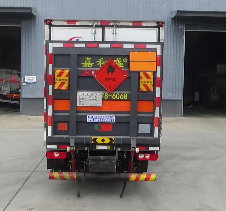 程力威牌CLW5030XRQBFB易燃?xì)怏w廂式運(yùn)輸車公告圖片