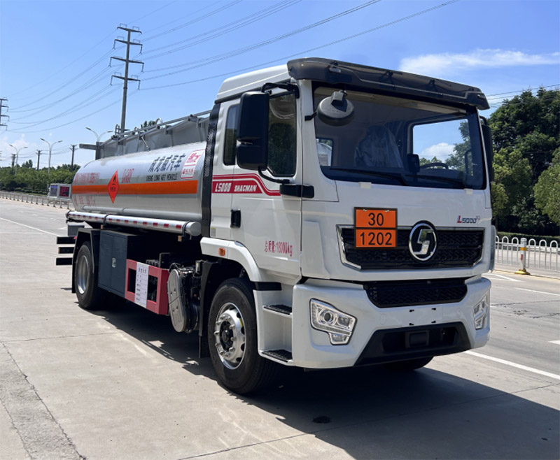 CLQ5182GYY6SX型运油车图片