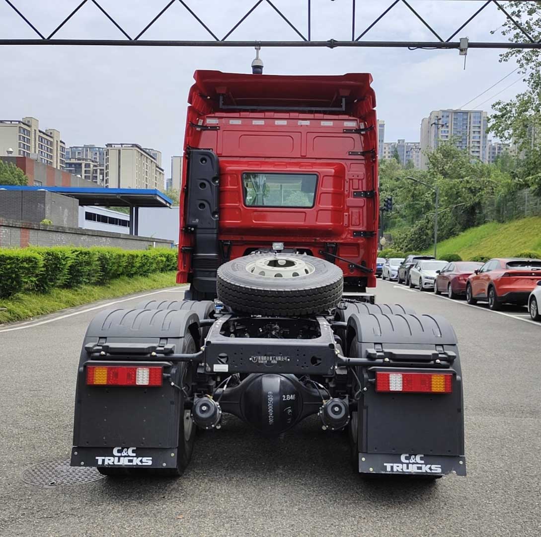 QCC4253D664-4 集瑞联合牌600马力后双桥,后八轮柴油国六牵引汽车图片