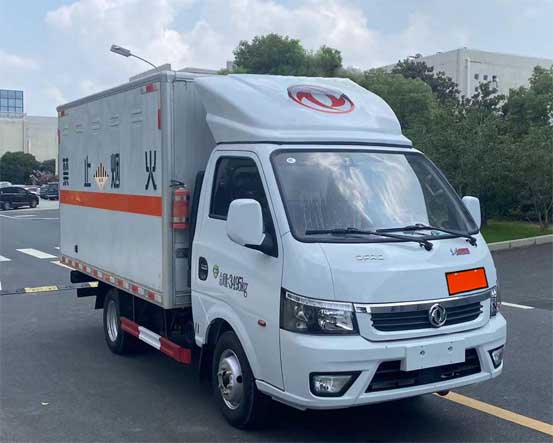 襄鑫鼎牌XDV5030XZWEQ6杂项危险物品厢式运输车