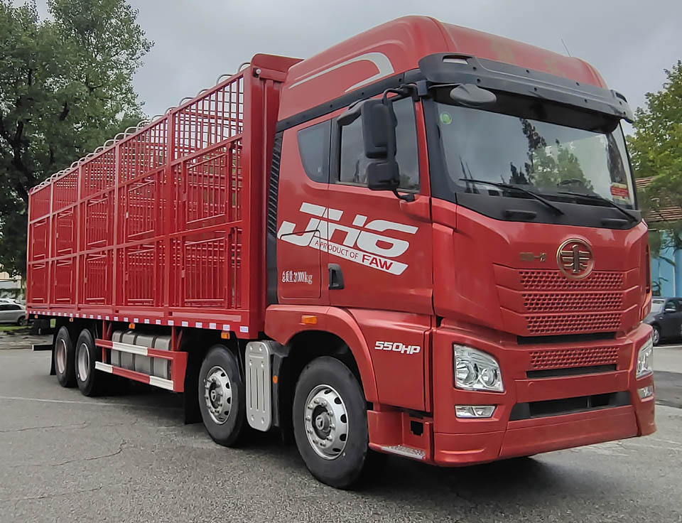 解放牌CA5311CCQP25K15L7T4E6A80畜禽运输车