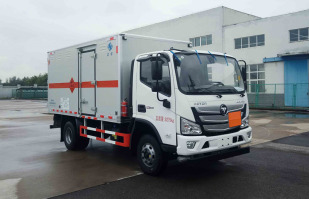 爆破器材运输车