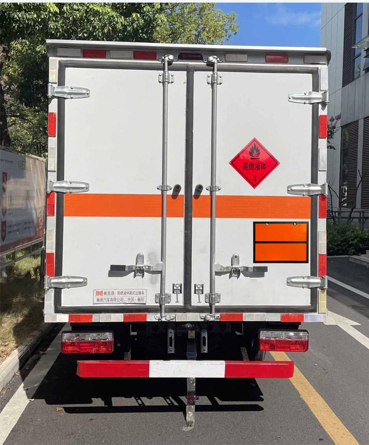 襄鑫鼎牌XDV5030XRYEQ6易燃液體廂式運輸車公告圖片