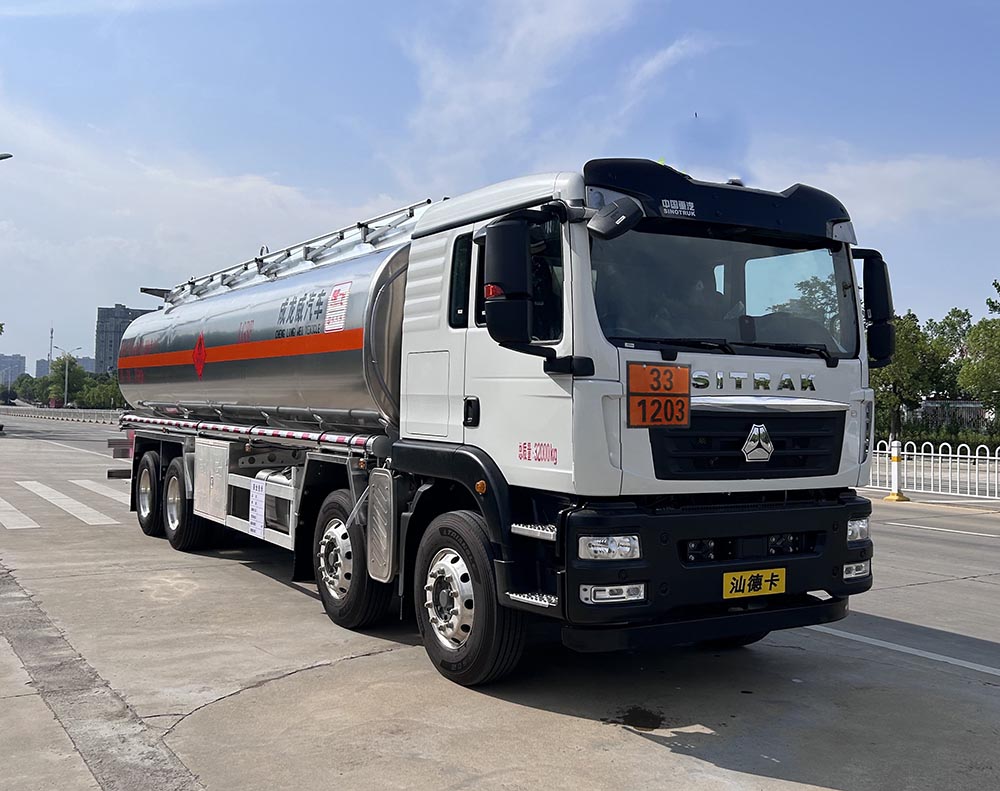 楚飞牌CLQ5328GYY6ZZ铝合金运油车