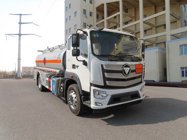 陆平机器牌LPC5180GYYB6运油车