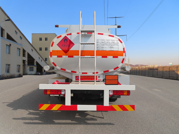 陸平機(jī)器牌LPC5180GYYB6運(yùn)油車公告圖片